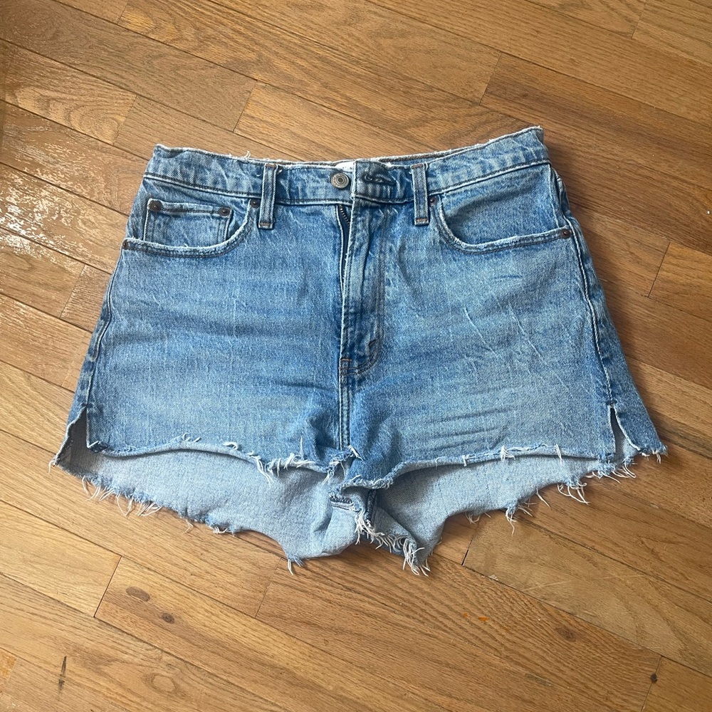 Abercrombie high rise mom shorts